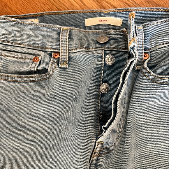 Levi’s Wedgie Straight Jeans - Picture 5 of 5